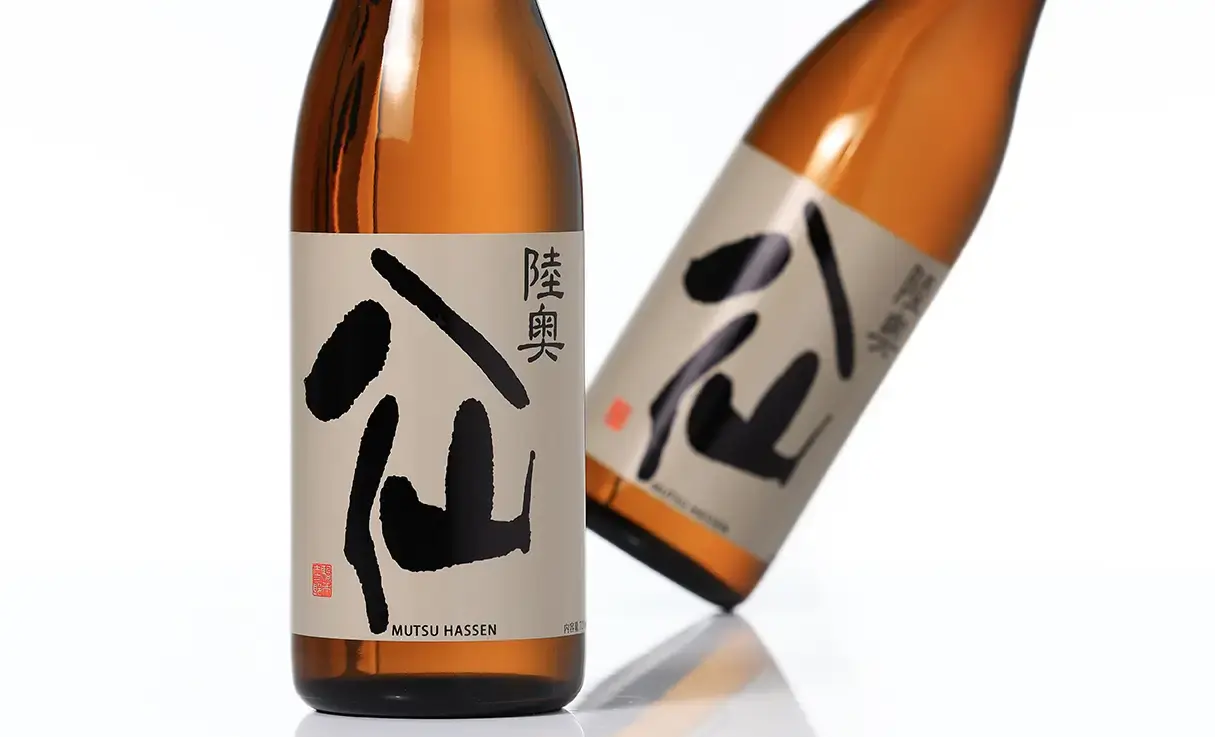陸奥八仙 黒ラベル 純米吟醸 火入れ 720ml