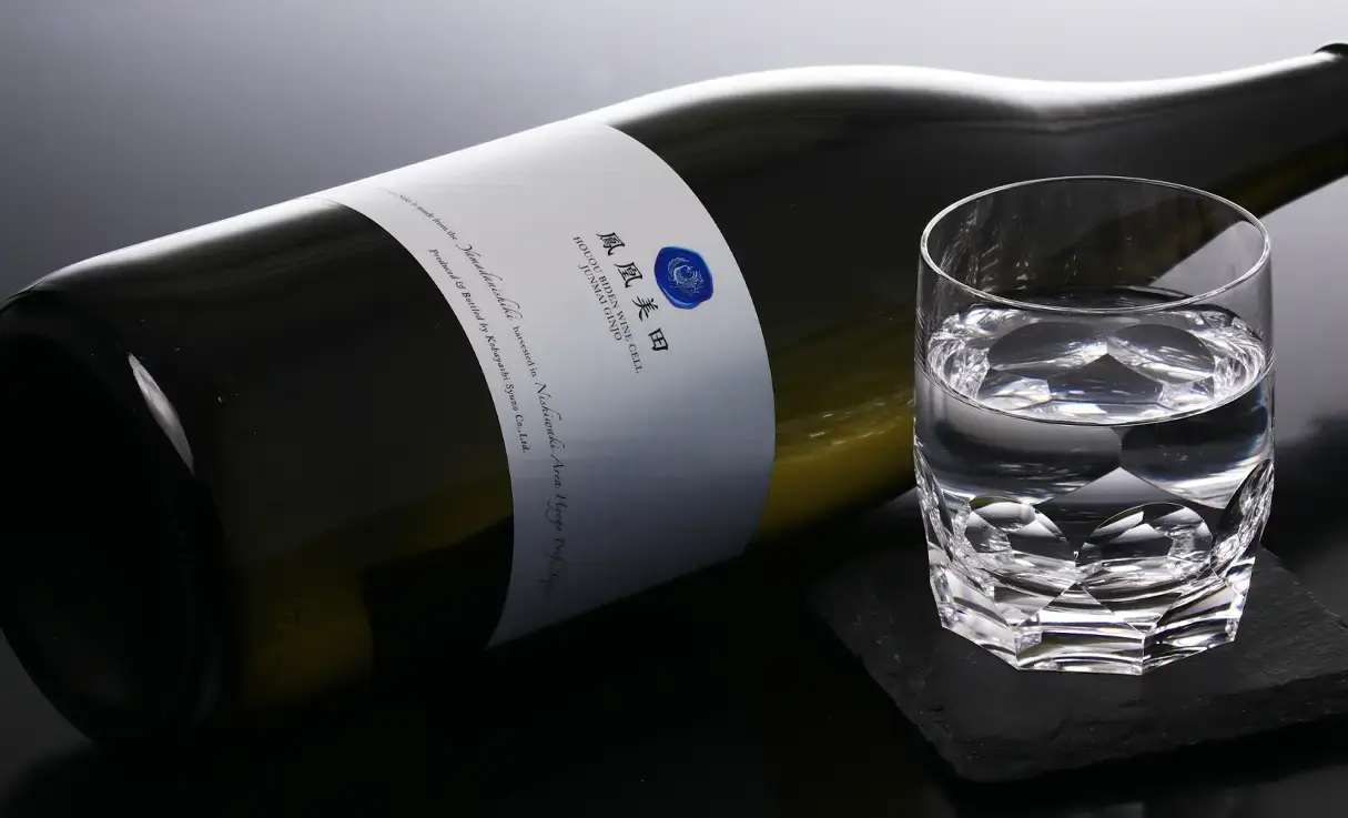 鳳凰美田 純米吟醸  Wine Cell 生酒  1.8L