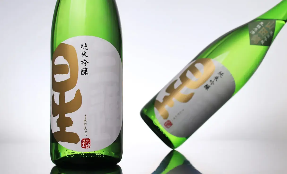 三連星（白）純米吟醸 生詰原酒 1.8L | 三連星（美冨久酒造） | 酒専門