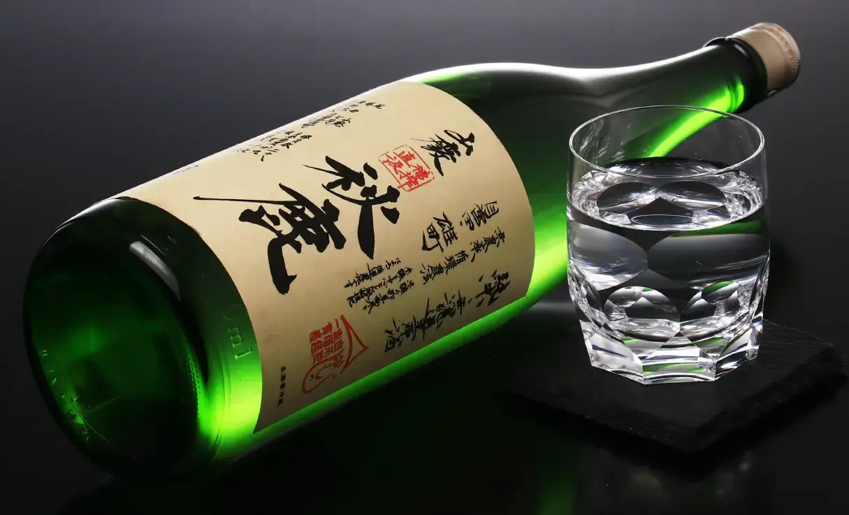 秋鹿 山廃純米 自営田雄町 槽搾直汲 1.8L