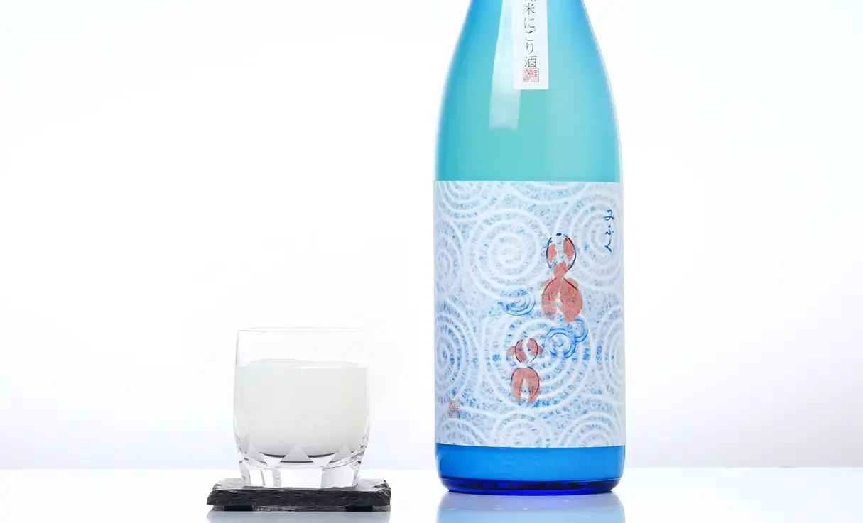 美冨久 山廃純米 夏にごり 金魚ラベル 火入 1.8L | 三連星（美