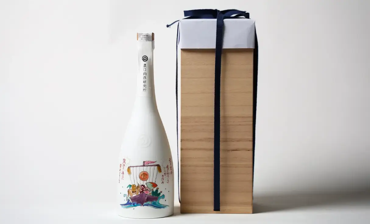 予約】農口尚彦研究所 丙午年迎春宝船ボトル 九谷焼田村星都作 720ml