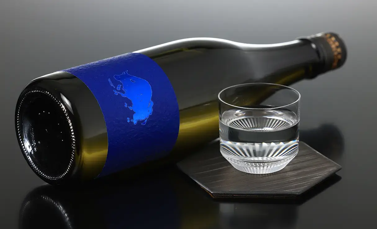 黒牛 純米吟醸 瑠璃 720ml | 黒牛(名手酒造) | 酒専門店鍵や 黒牛 純米吟醸 瑠璃 720ml | 黒牛(名手酒造) | 酒専門店鍵や