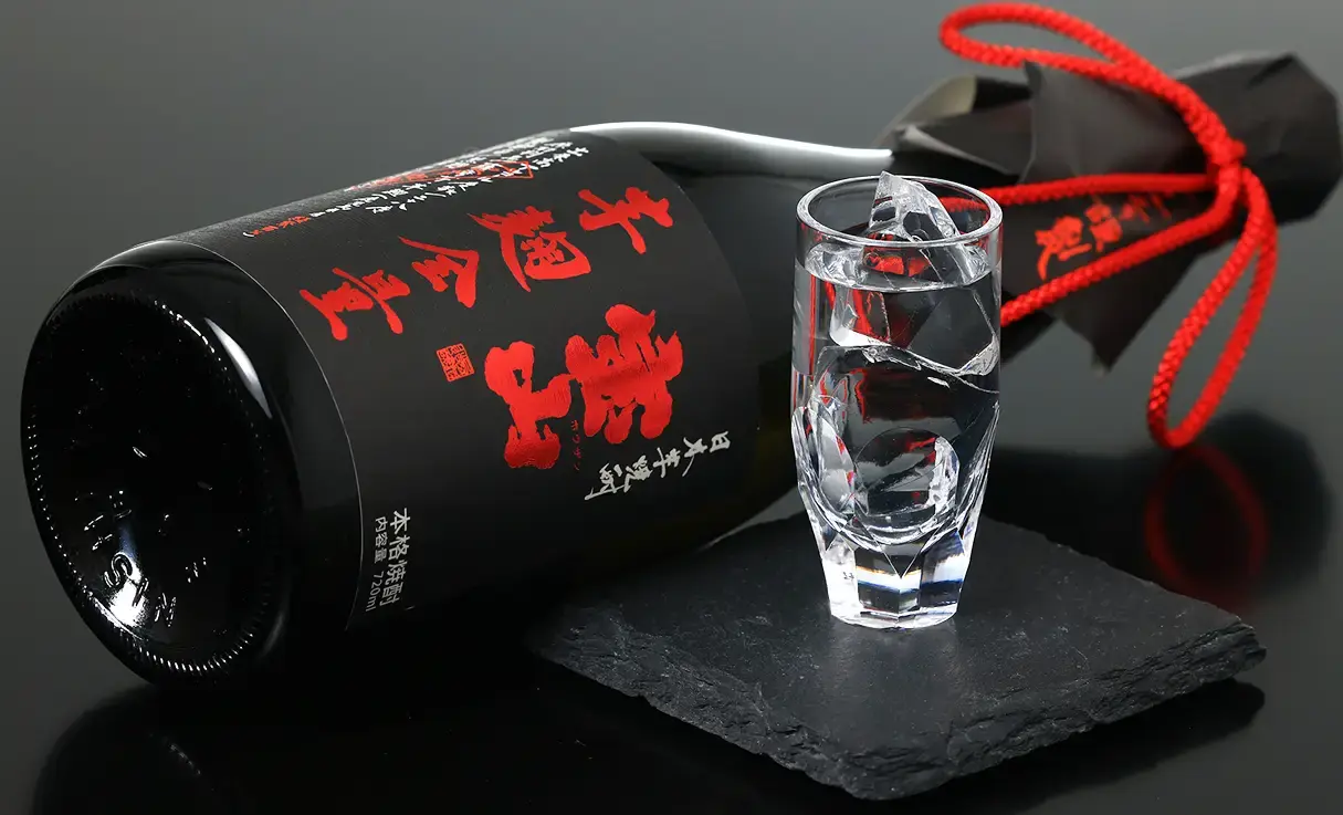 宝山 芋麹全量 綾紫 720ml | 西酒造 | 酒専門店鍵や